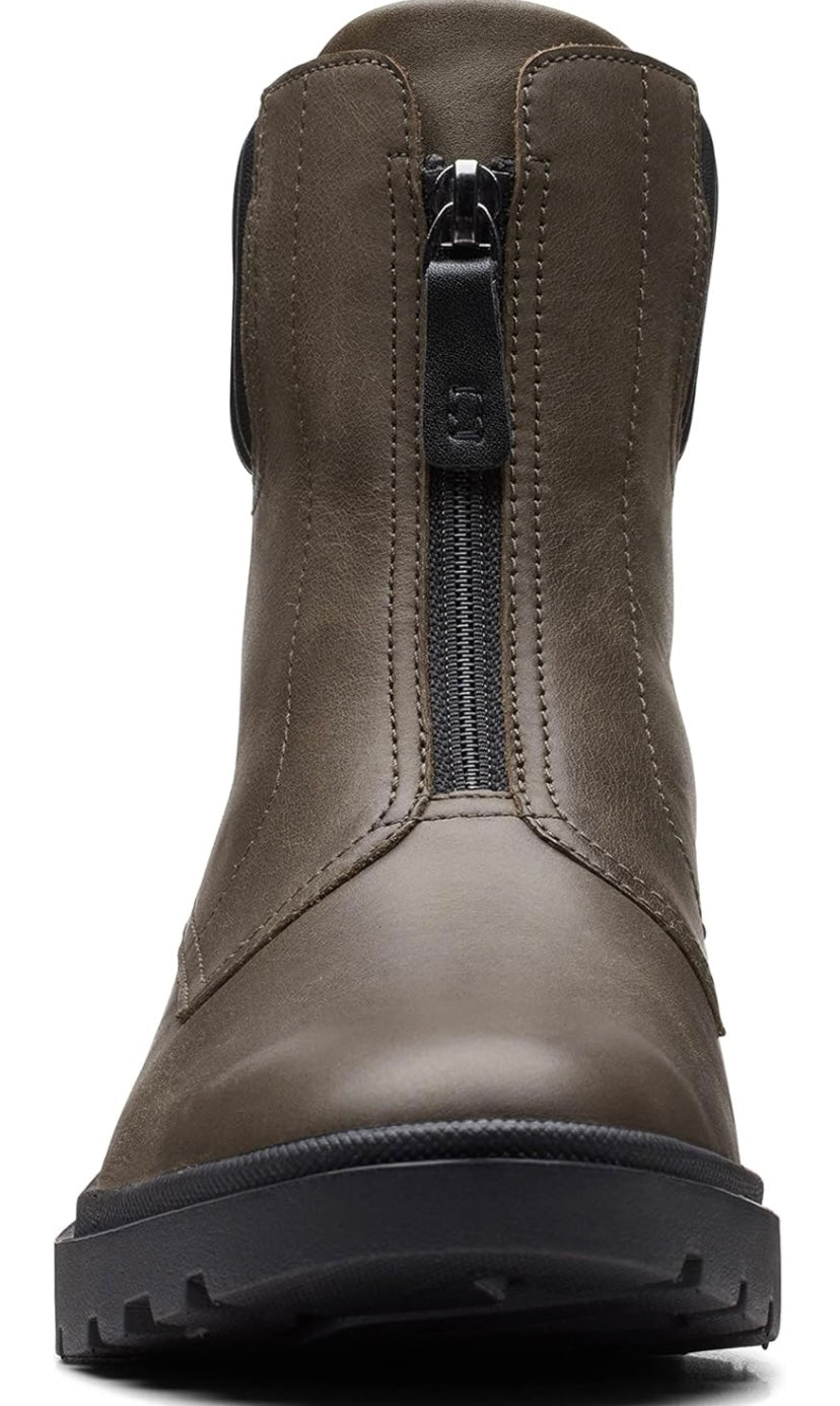 Clarks womens Calla Zip Fashion Boot
