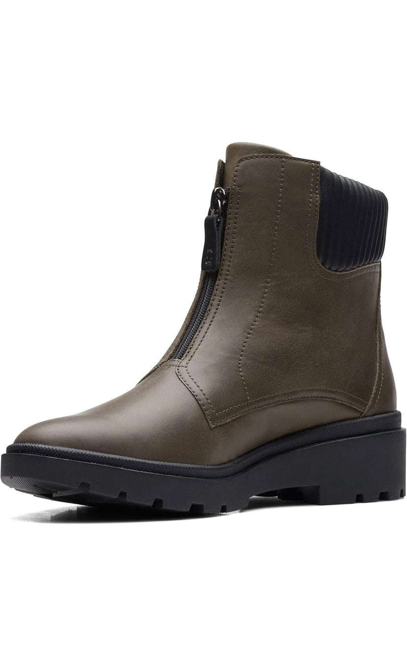 Clarks womens Calla Zip Fashion Boot
