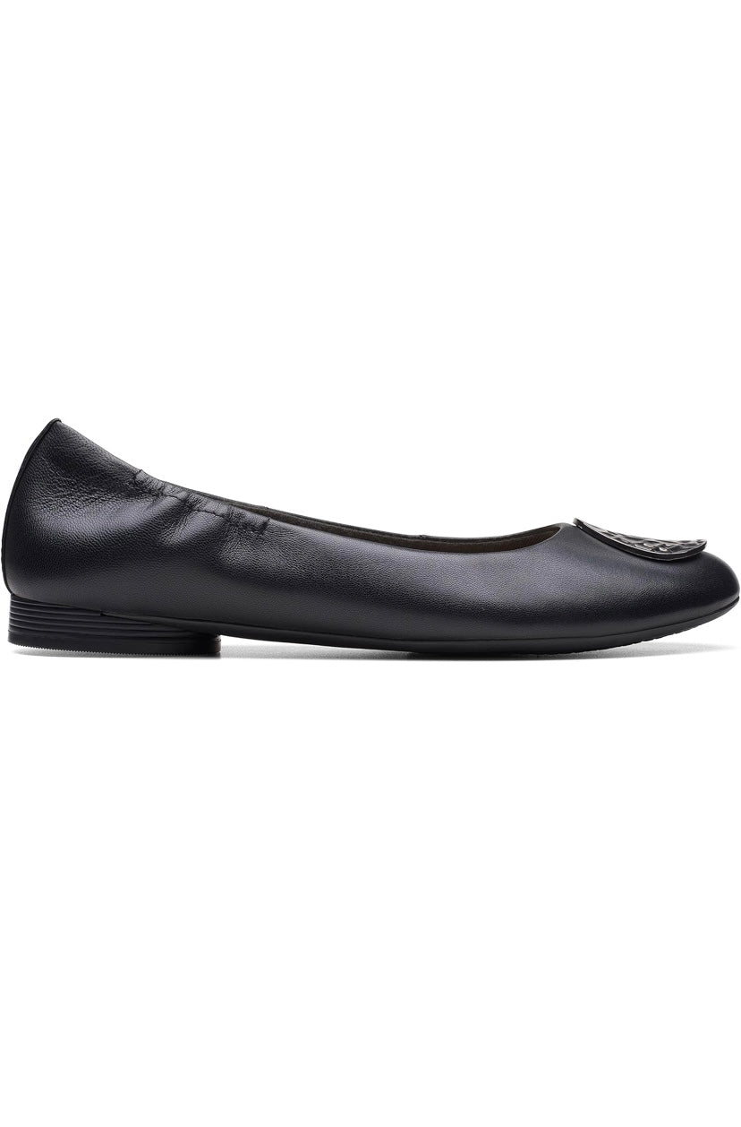 Clarks Womens Loreleigh Ave Ballet Flat